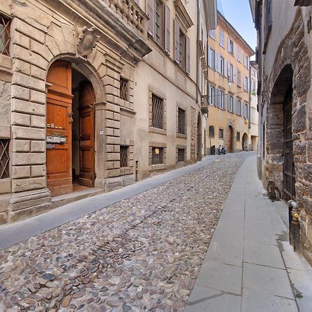 Penthouse In Citta Alta - Bergamo Apartment Bagian luar foto