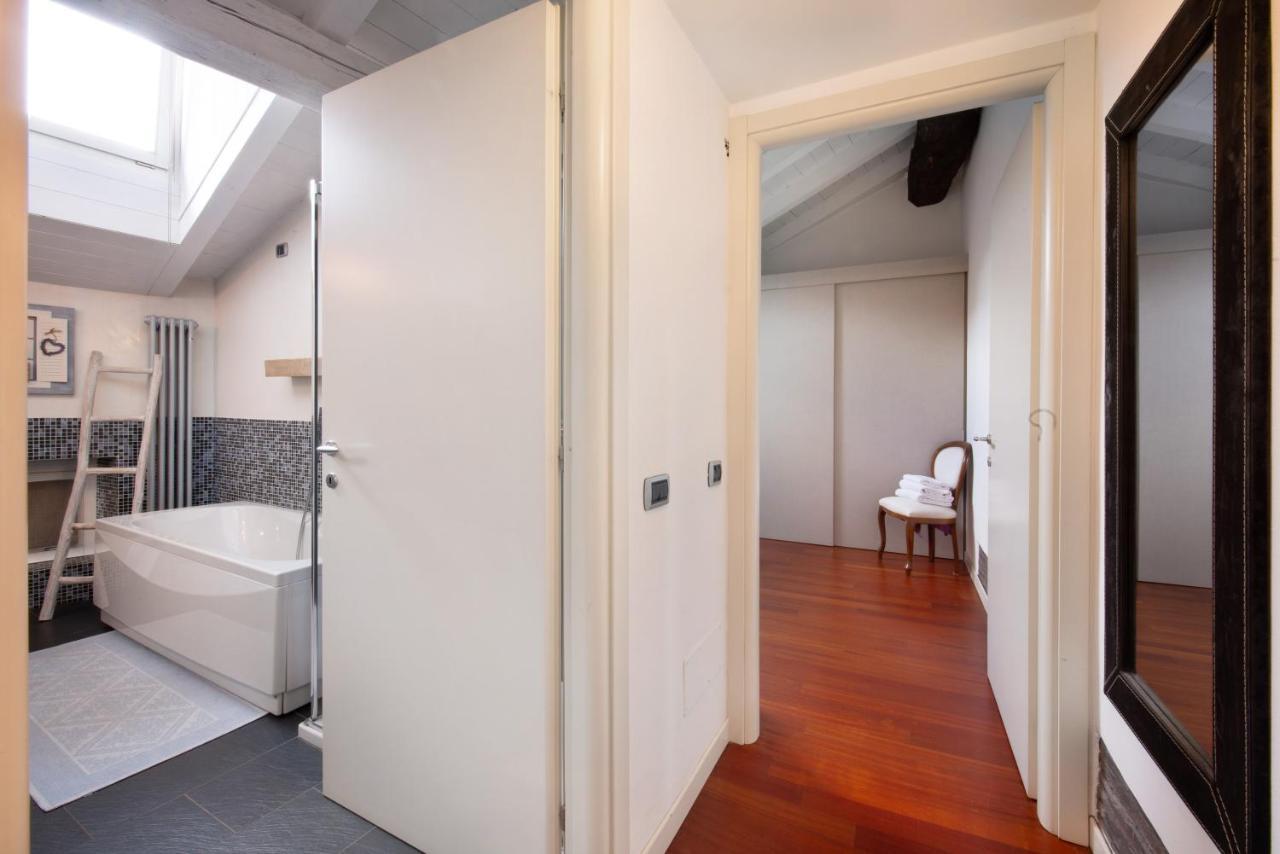 Penthouse In Citta Alta - Bergamo Apartment Bagian luar foto