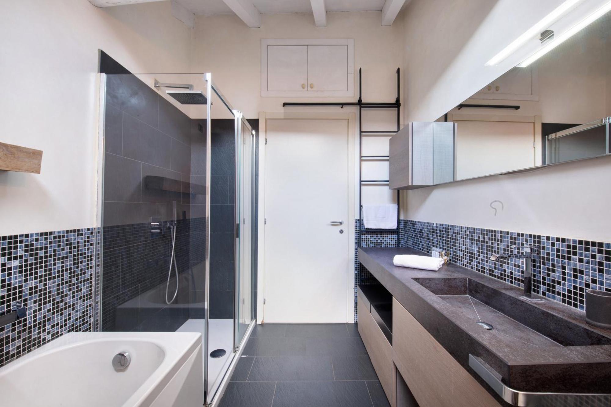 Penthouse In Citta Alta - Bergamo Apartment Bagian luar foto
